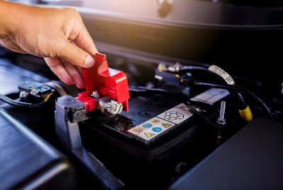 Ganti Aki Mobil Kelapa Gading: Pilihan Terbaik untuk Layanan 24 Jam dan Harga Bersaing