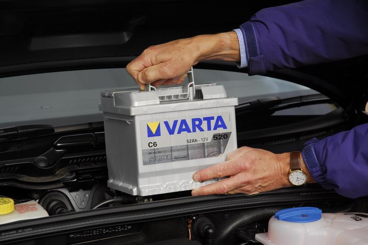 aki mobil Varta Jakarta Utara